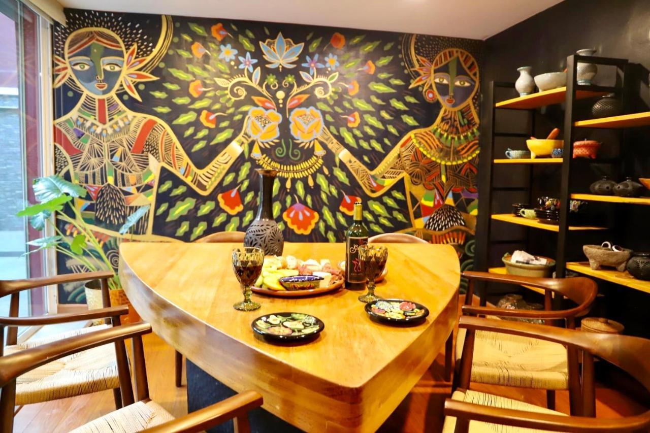 Luxurious Mid Century Modern Folk Art Home Мехико Экстерьер фото