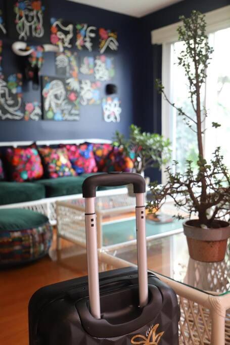 Luxurious Mid Century Modern Folk Art Home Мехико Экстерьер фото