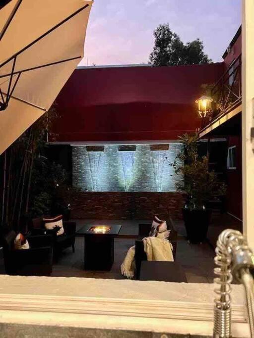 Luxurious Mid Century Modern Folk Art Home Мехико Экстерьер фото