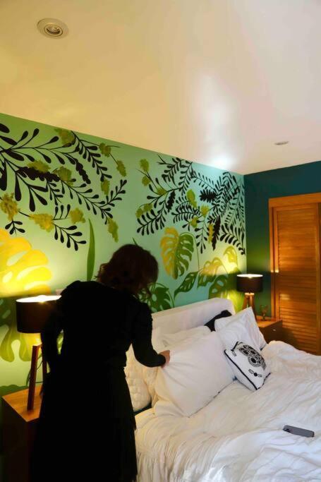 Luxurious Mid Century Modern Folk Art Home Мехико Экстерьер фото