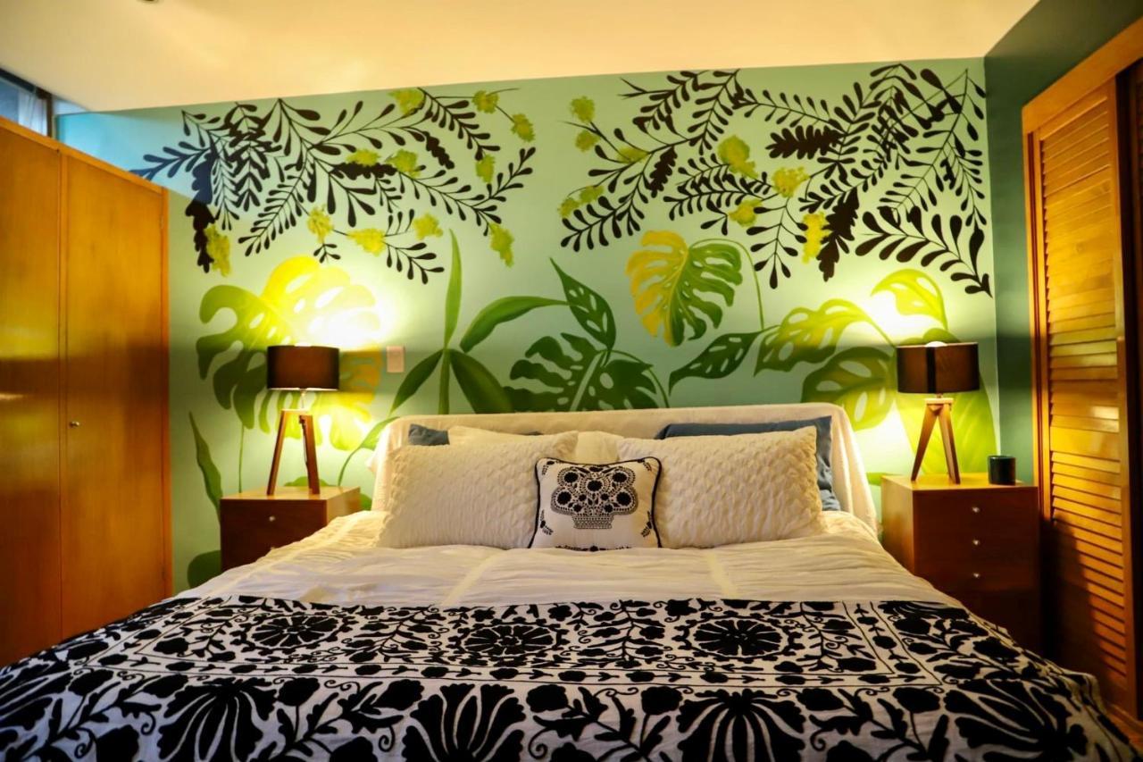 Luxurious Mid Century Modern Folk Art Home Мехико Экстерьер фото