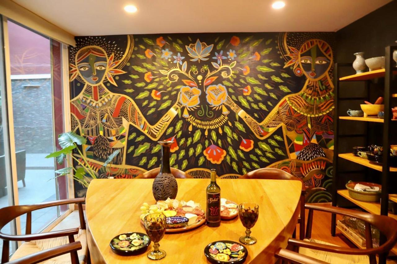 Luxurious Mid Century Modern Folk Art Home Мехико Экстерьер фото